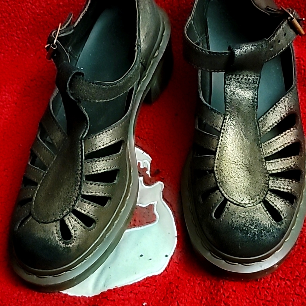 DR MARTENS JOCELYN size 11 US ROSE GOLD BRONZE LEATHER CLOSED TOE SANDALS